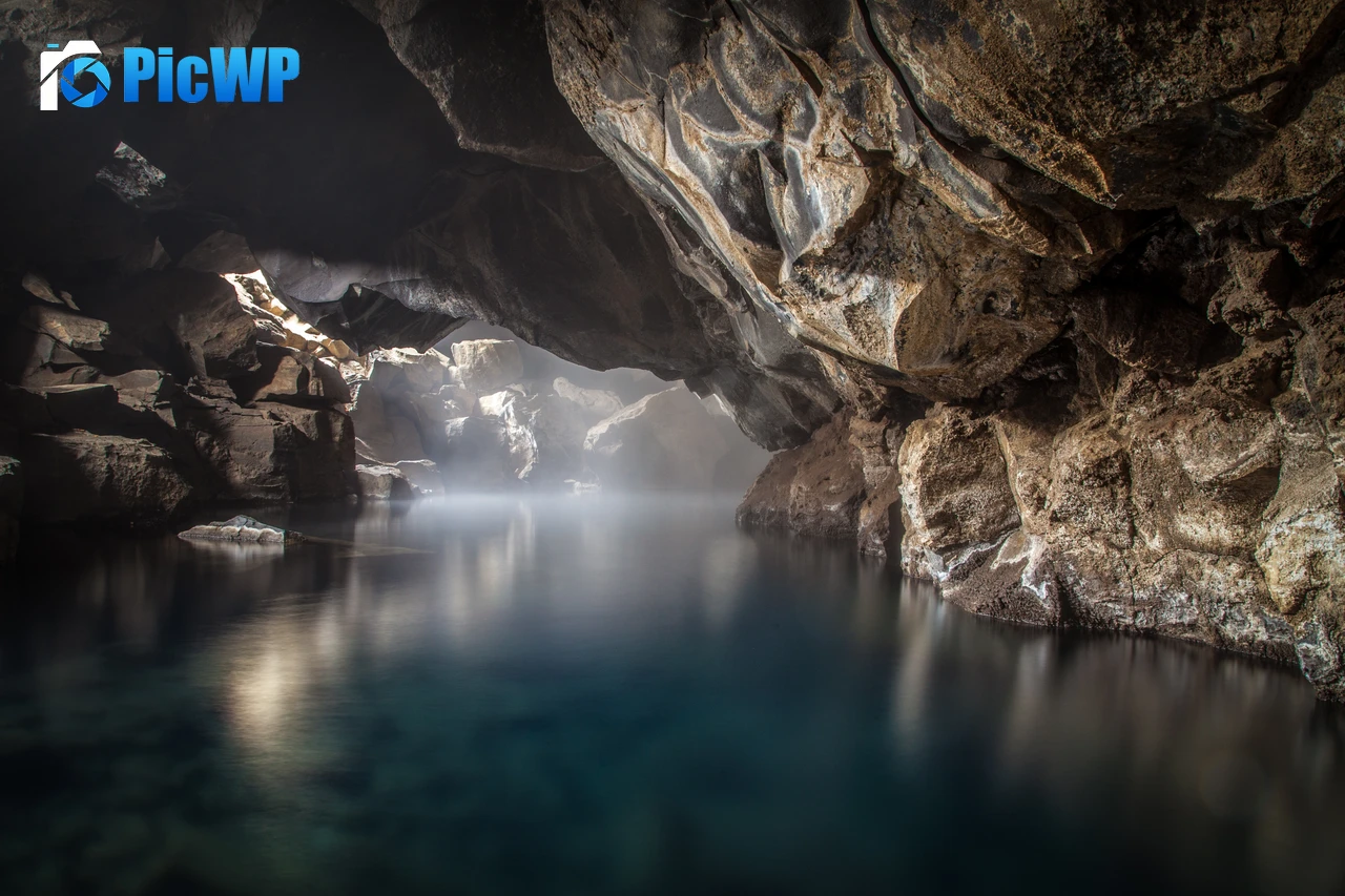 Grjótagjá Lava Cave 6K PC Wallpaper
