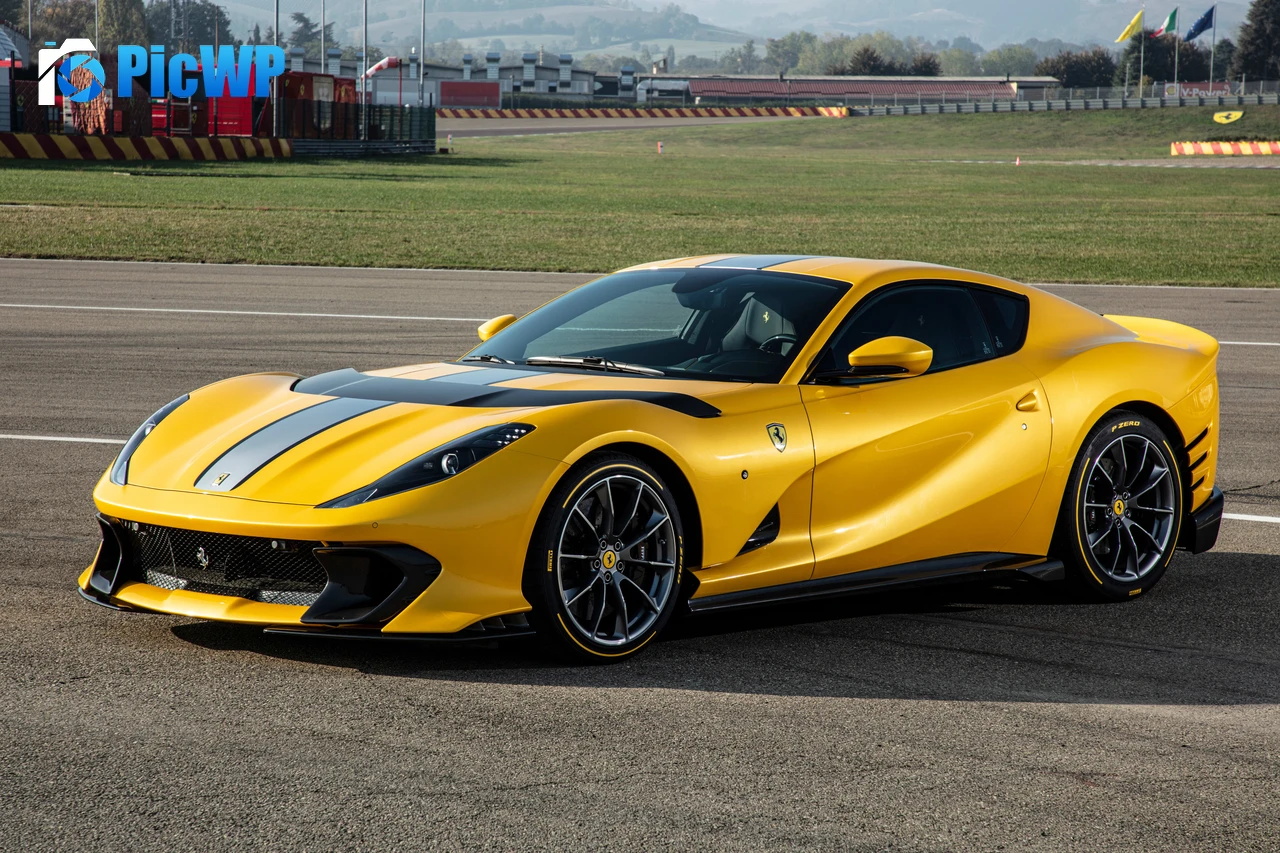 Ferrari 812 Competizione 6K PC Wallpaper