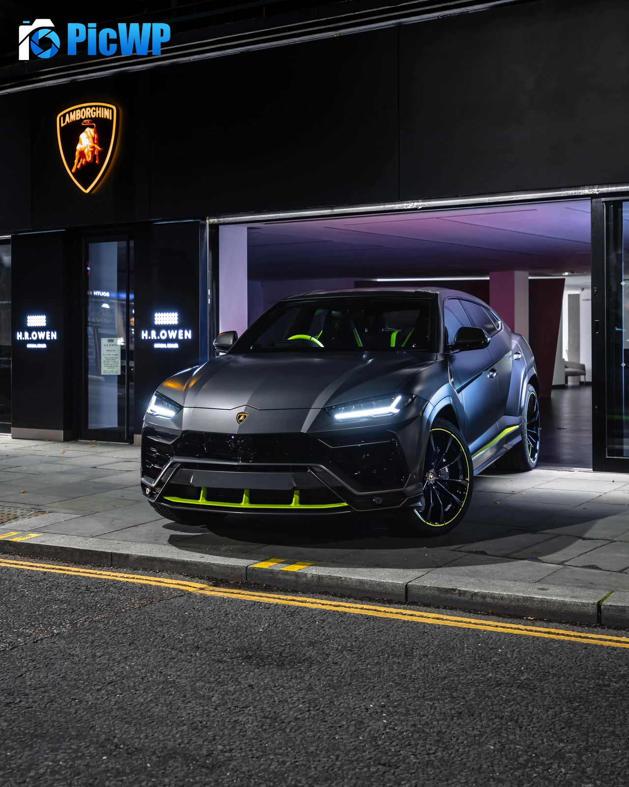 Lamborghini Urus Graphite Capsule iPhone 6K Mobile Wallpaper