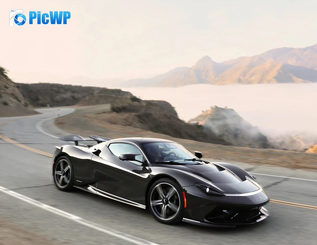 Pininfarina Battista Hypercars 6K PC Wallpaper
