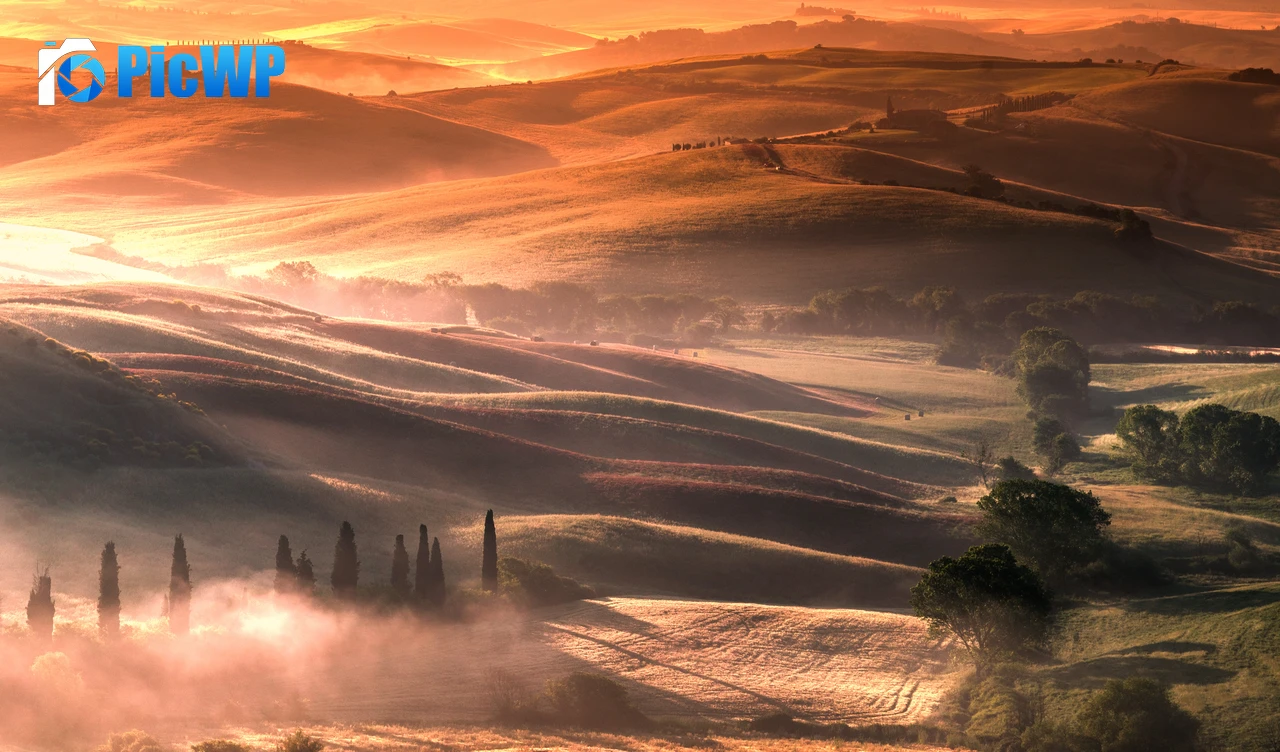 Tuscany Italy 6K PC Wallpaper
