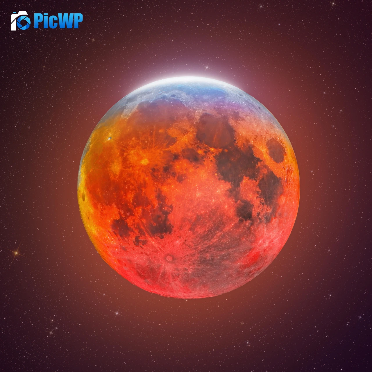 Blood Moon Lunar Eclipse 7K Fold Wallpaper
