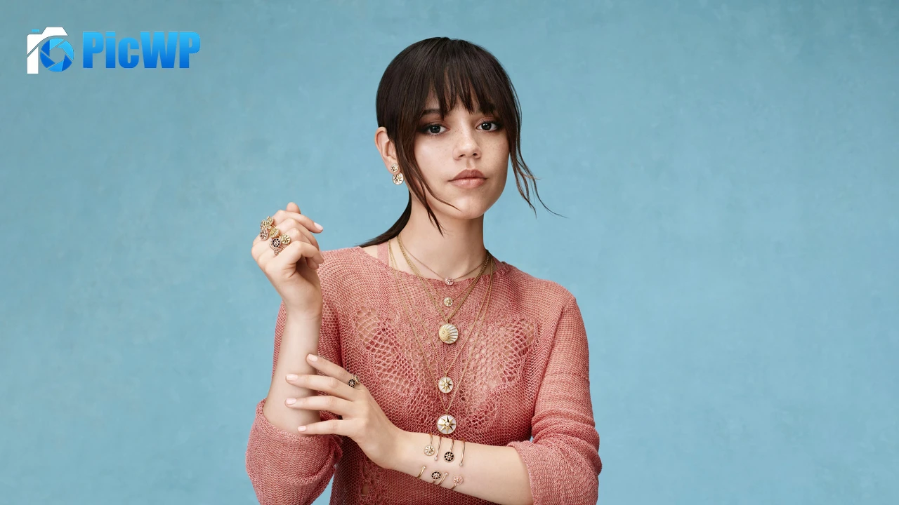 Jenna Ortega 8K PC Wallpaper