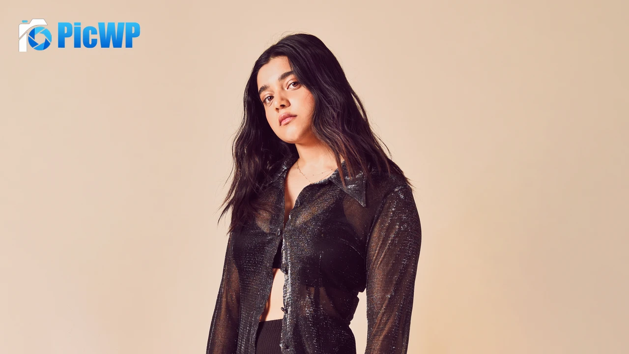 Iman Vellani 8K PC Wallpaper