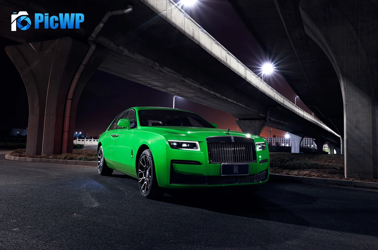 Rolls-Royce Black Badge Ghost 2023 6K PC Wallpaper