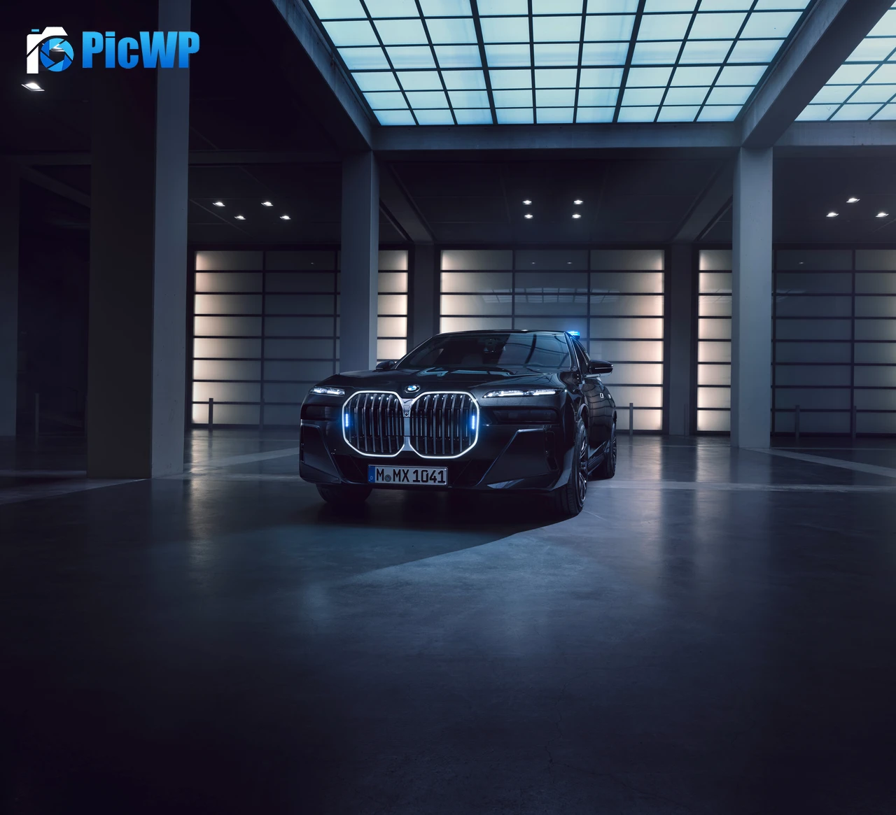 Bulletproof BMW 7 Series 8K PC Wallpaper