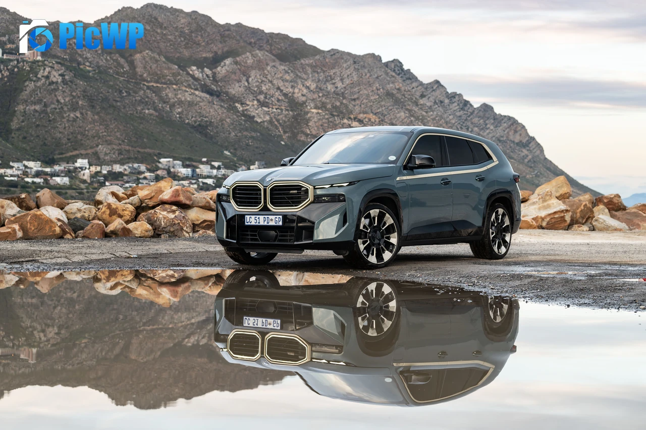 BMW XM 2023 5K PC Wallpaper