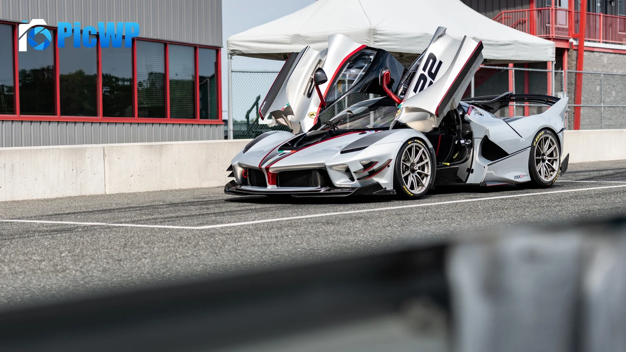 Ferrari FXX-K Evo Supercar 8K PC Wallpaper