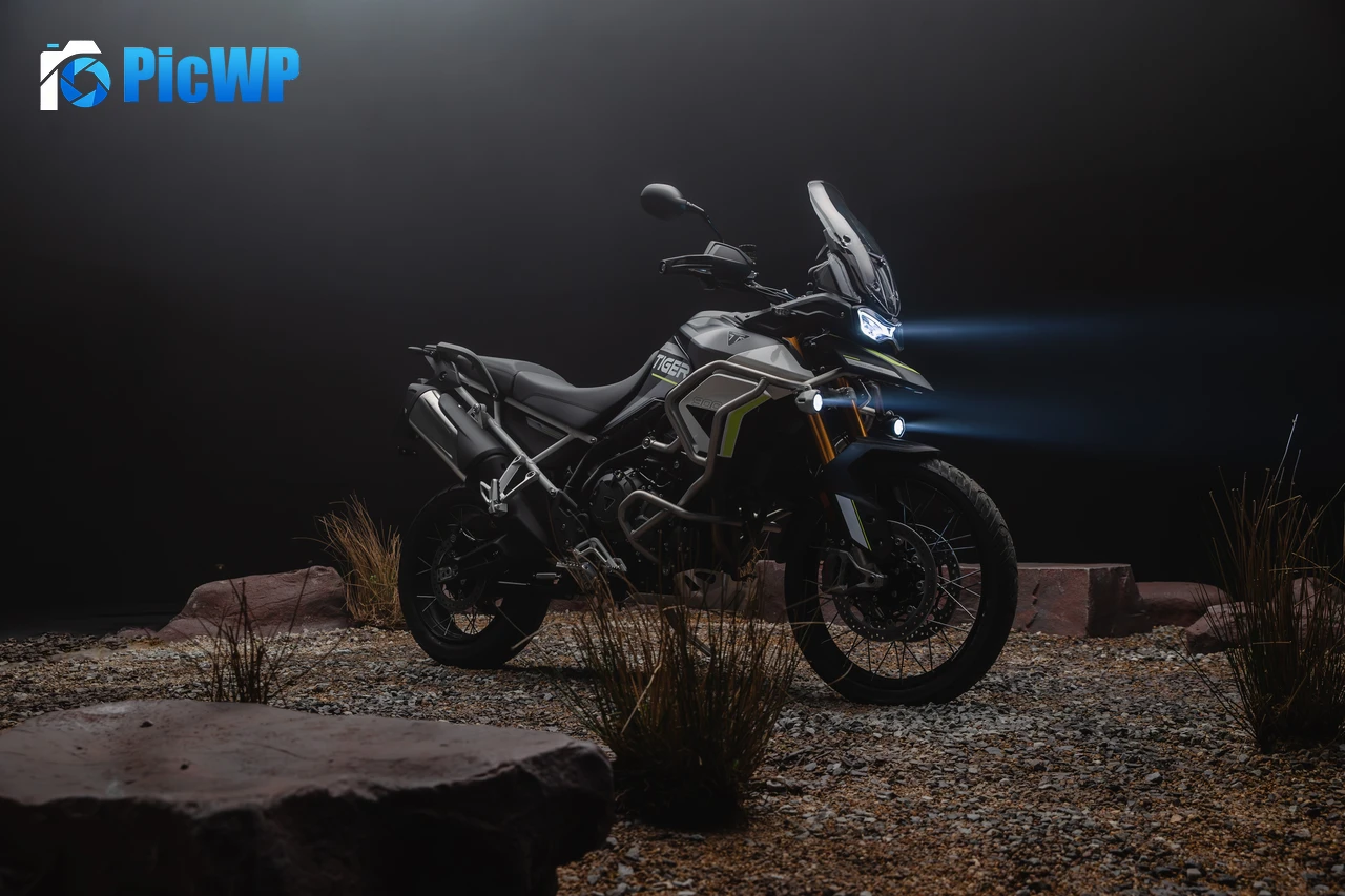 Triumph Tiger 900 Rally Aragon Edition 6K PC Wallpaper