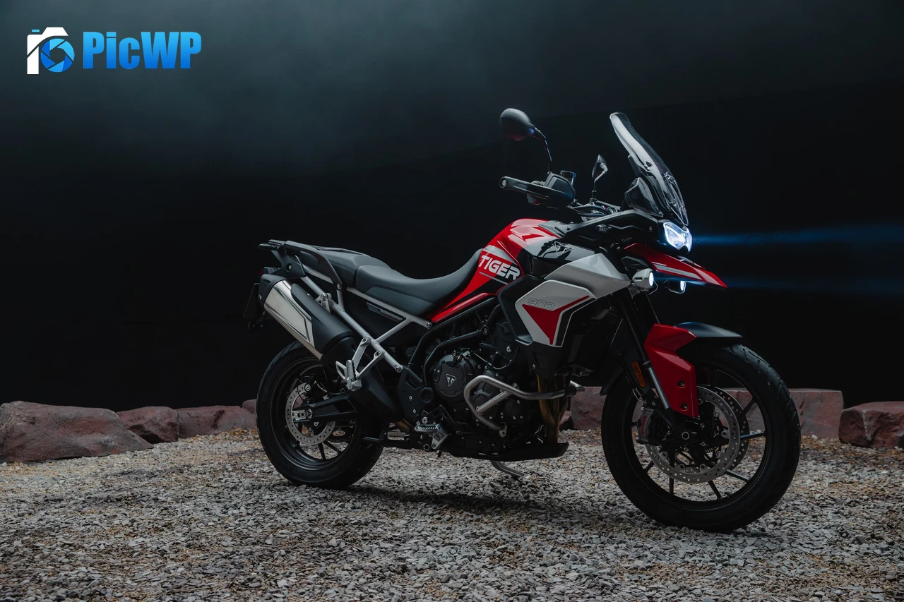 Triumph Tiger 900 GT Aragon Edition 5K PC Wallpaper
