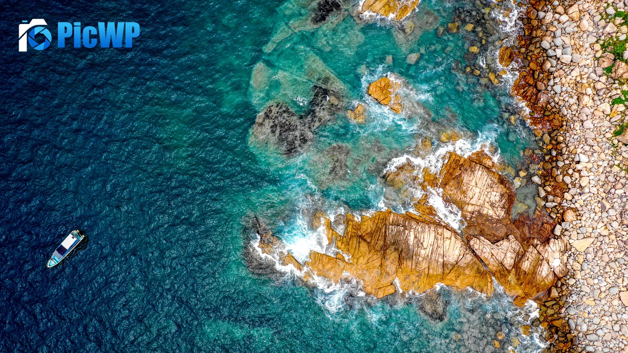 Rocky beach Boat 6K PC Wallpaper