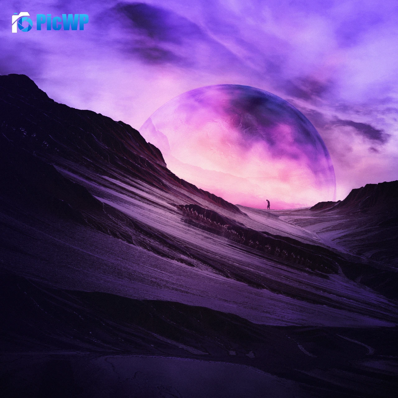 Dreamy Ultraviolet 4K Fold Wallpaper