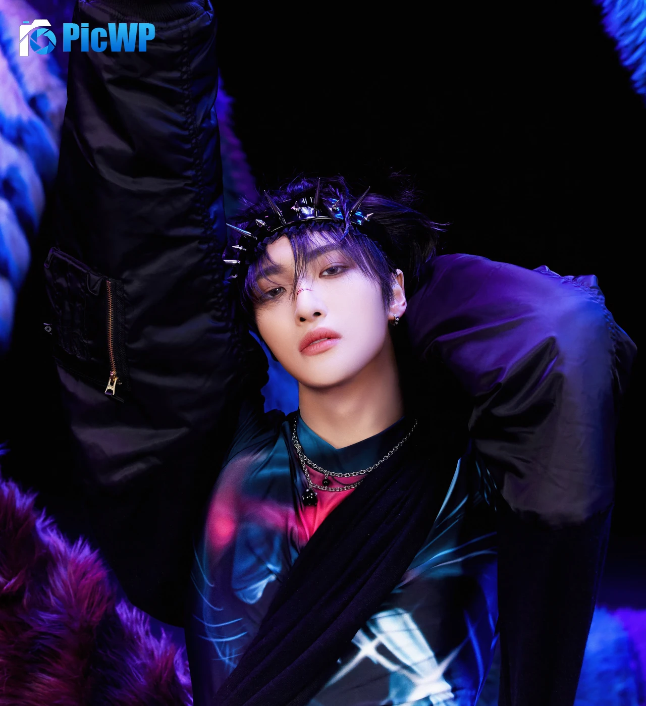 Seonghwa Neon 6K Mobile Wallpaper