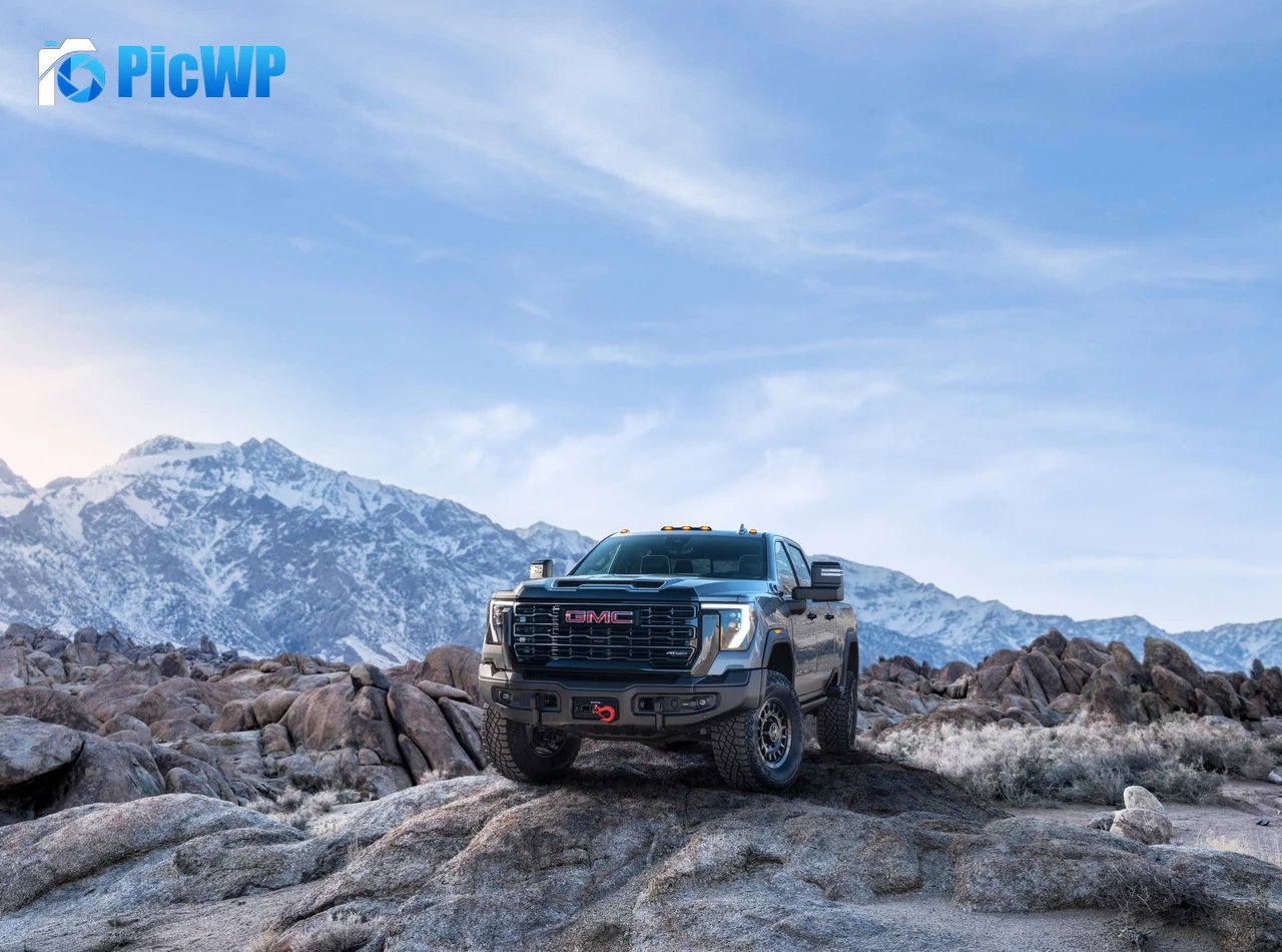 GMC Sierra 2500 HD AT4X AEV Edition Crew Cab 6K PC Wallpaper