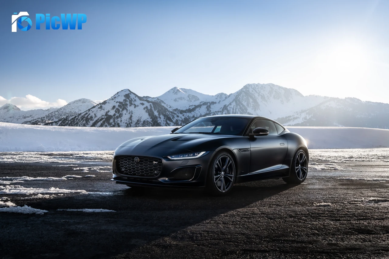 Jaguar F-Type R 75 Coupé 2023 7K PC Wallpaper