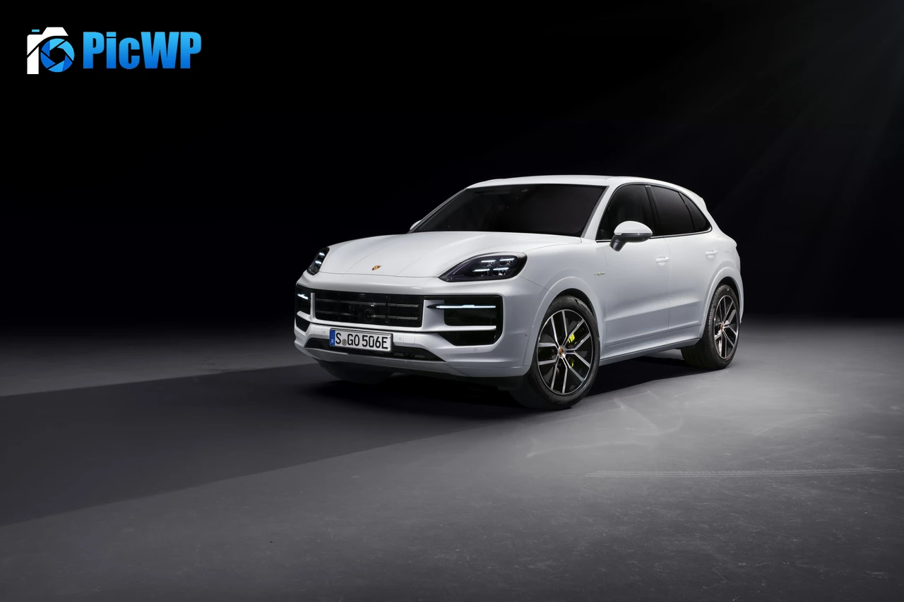 Porsche Cayenne E-Hybrid Hybrid cars 4K PC Wallpaper