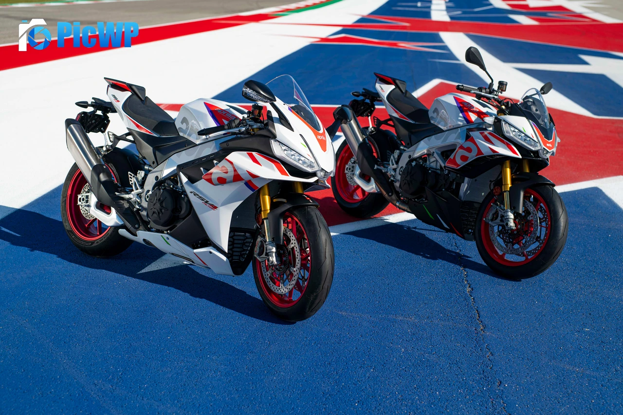 Aprilia RSV4 Factory Bikes 8K PC Wallpaper