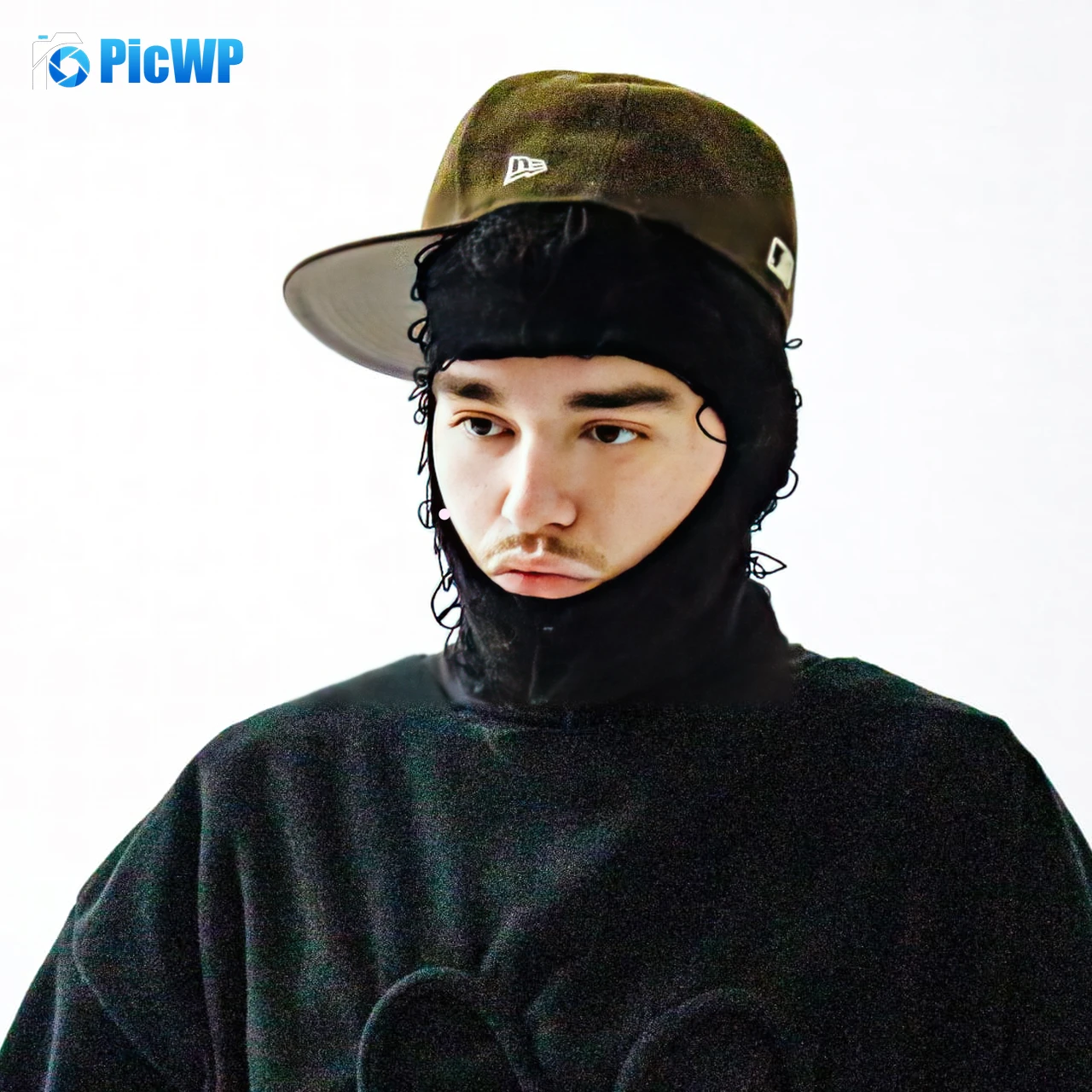 Yeat American rapper 4K Fold Wallpaper