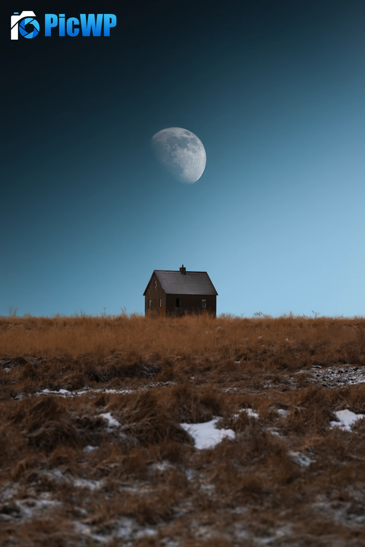 Moon Aesthetic iPhone 6K Mobile Wallpaper