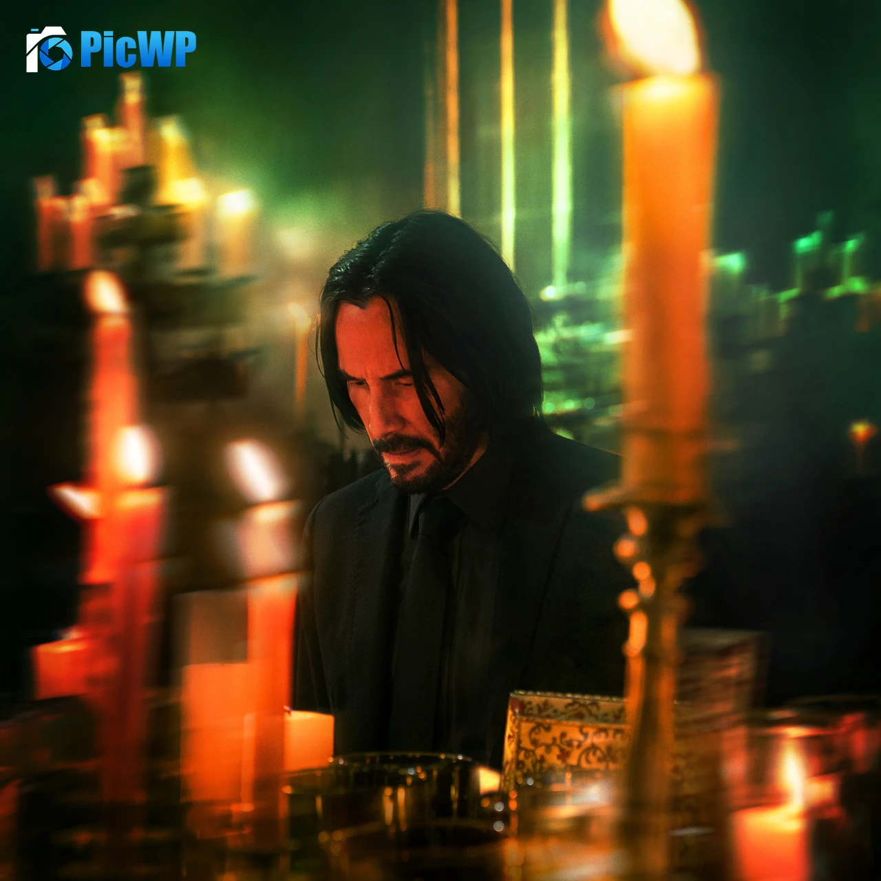 John Wick: Chapter 4 Keanu Reeves as John Wick 4K Fold Wallpaper