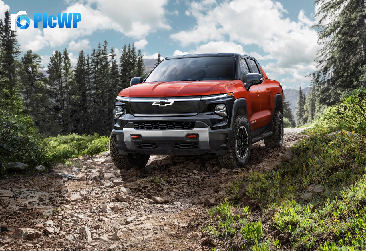 Chevrolet Silverado EV Trail Boss Crew Cab 6K PC Wallpaper