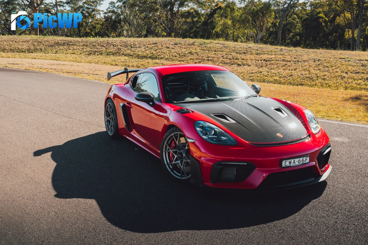 Porsche 718 Cayman GT4 RS Weissach package 4K PC Wallpaper