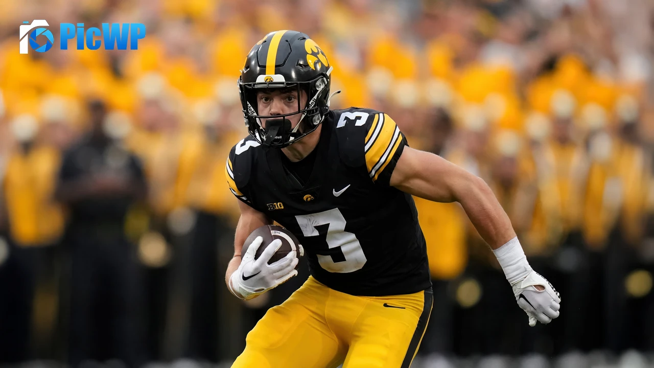 Cooper DeJean College football 6K PC Wallpaper