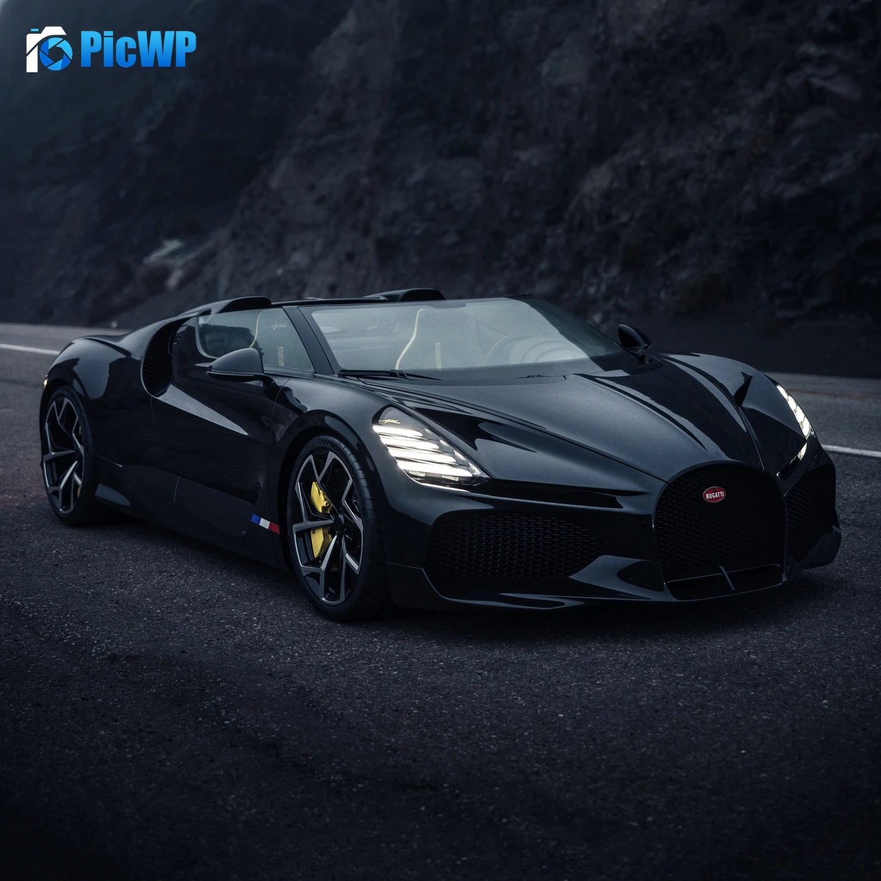 Bugatti W16 Mistral Hypercars 4K Fold Wallpaper