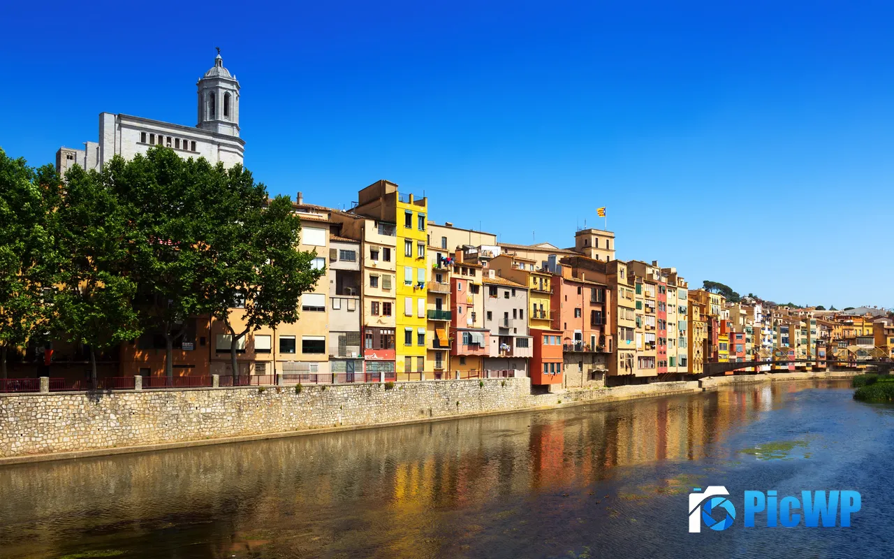 Houses River Bank Onia Girona Catalonia Spain 5K PC Wallpaper