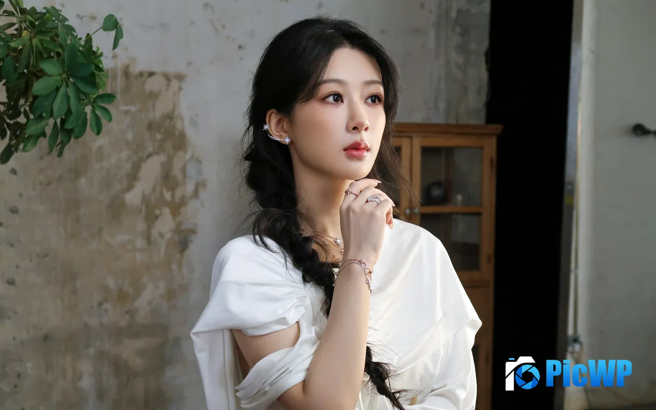 Yang Zi Chinese Youth Pop Fashion Star <font color=red>Actress</font> 5K PC Wallpaper