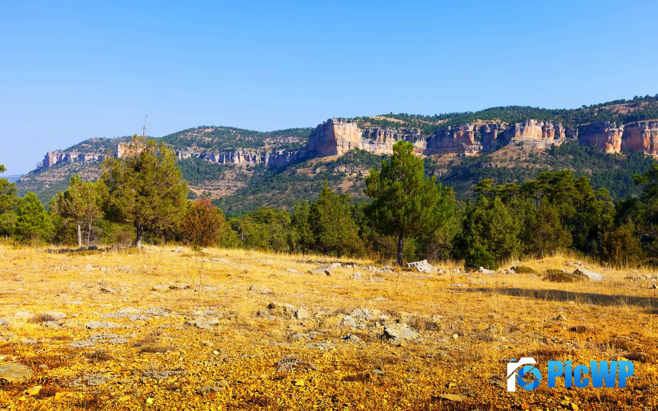 <font color=red>Autumn</font> Grass Mountainous Terrain Sierra Cuenca 5K PC Wallpaper
