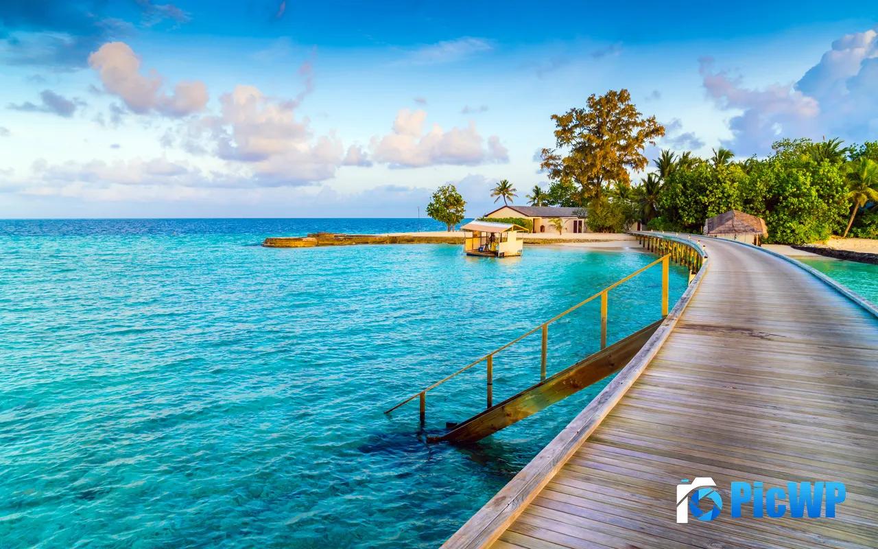 Tropical Paradise Maldives Hotel Island 5K PC Wallpaper