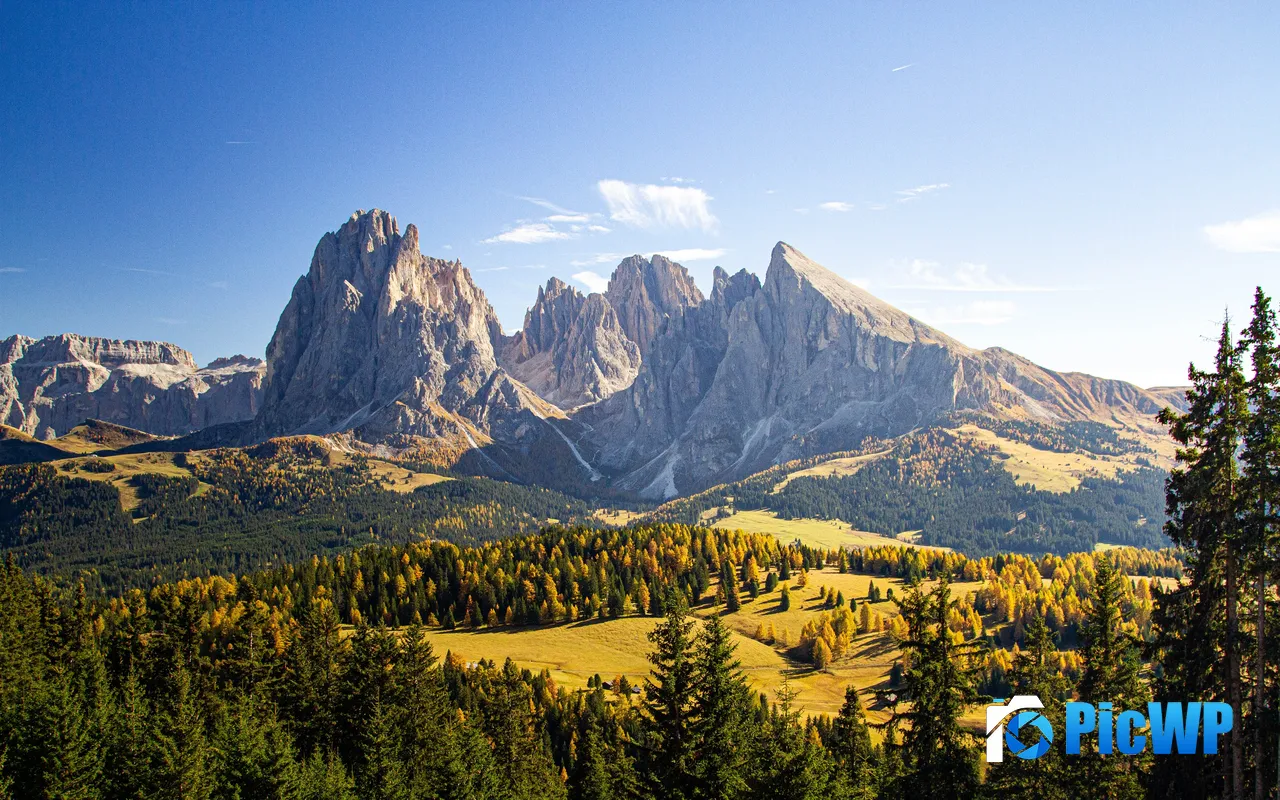 Fall Grassy Hills Forest Dolomites <font color=red>Italy</font> 5K PC Wallpaper