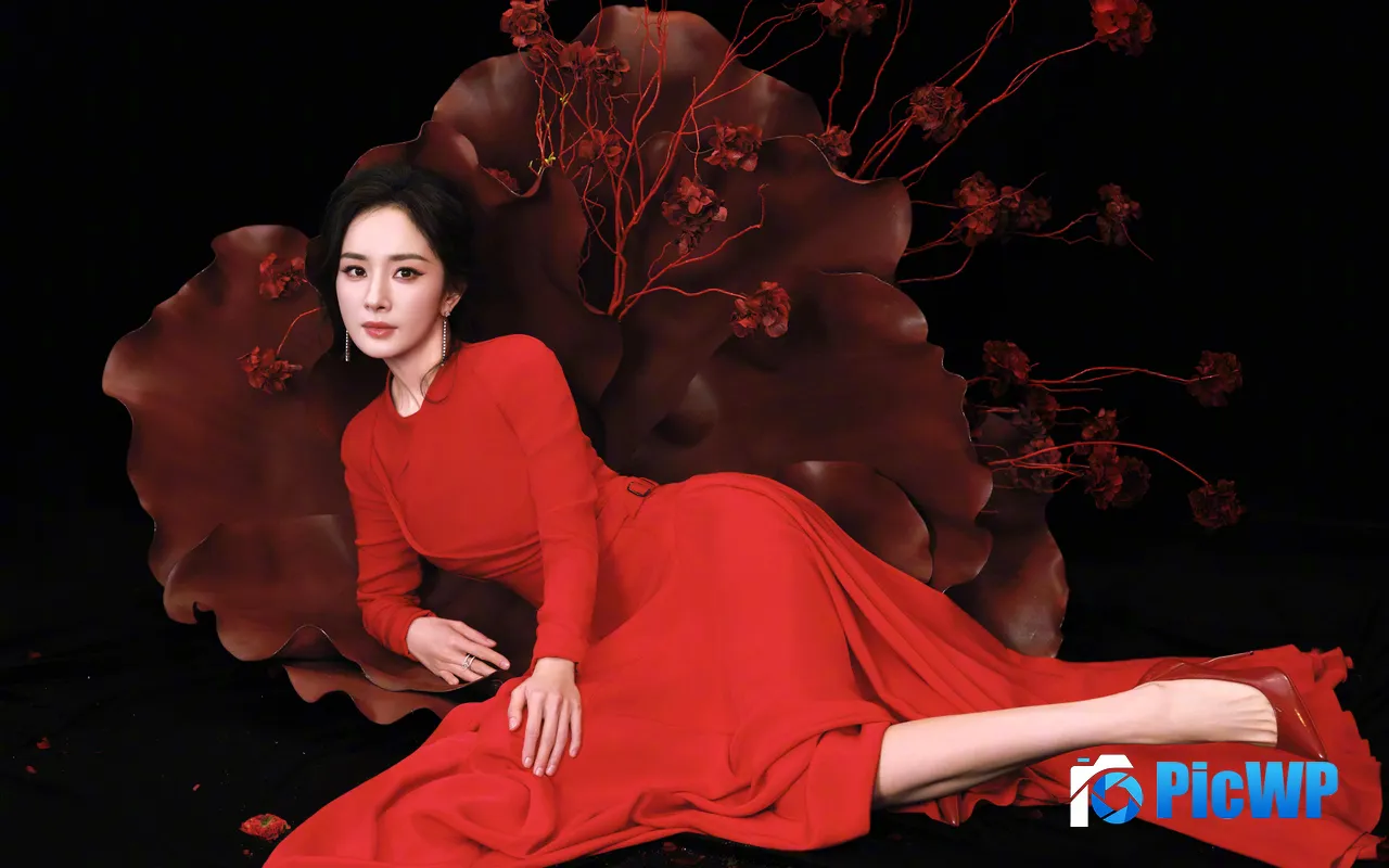 YangMi 2026 Chinese New Year Theme Star Photo 5K PC Wallpaper