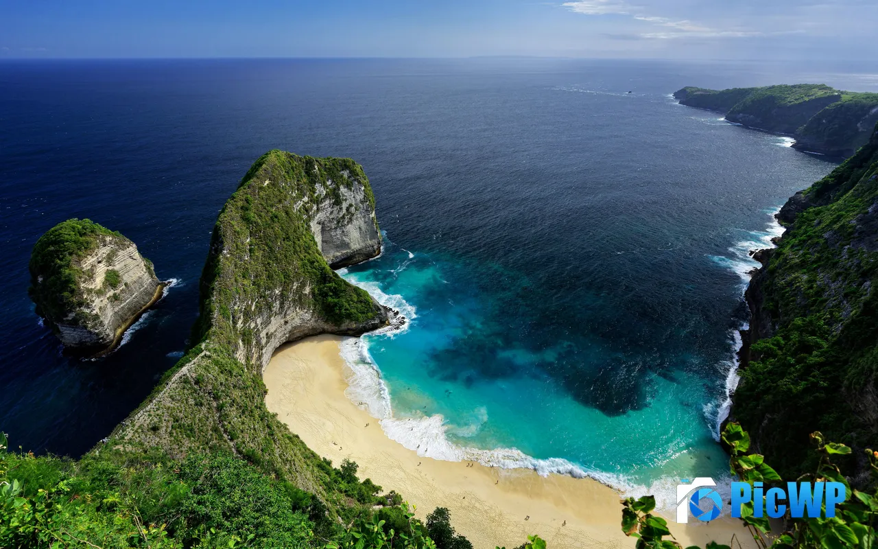 Diamond Beach Villas Coast Nusa Penida Indonesia 5K PC Wallpaper