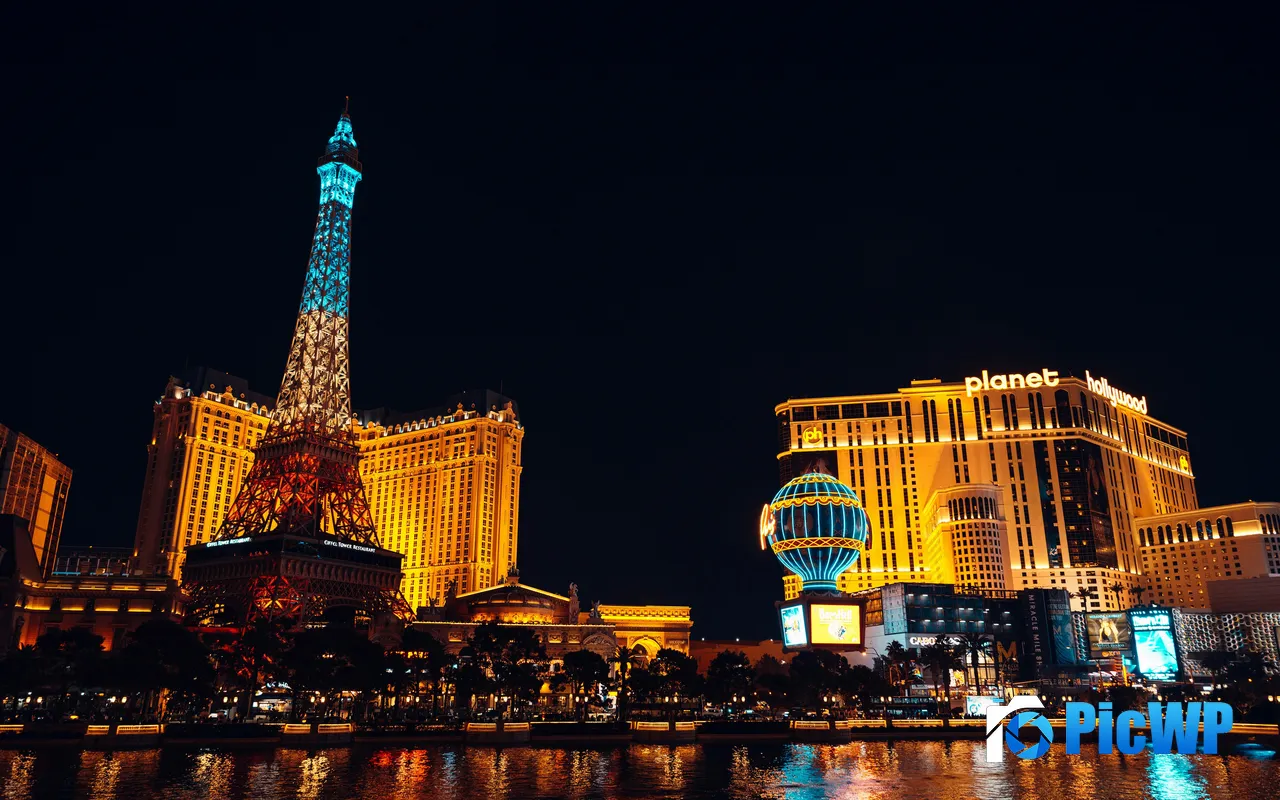 Urban Tower <font color=red>Night</font> Las Vegas Nevada USA 5K PC Wallpaper