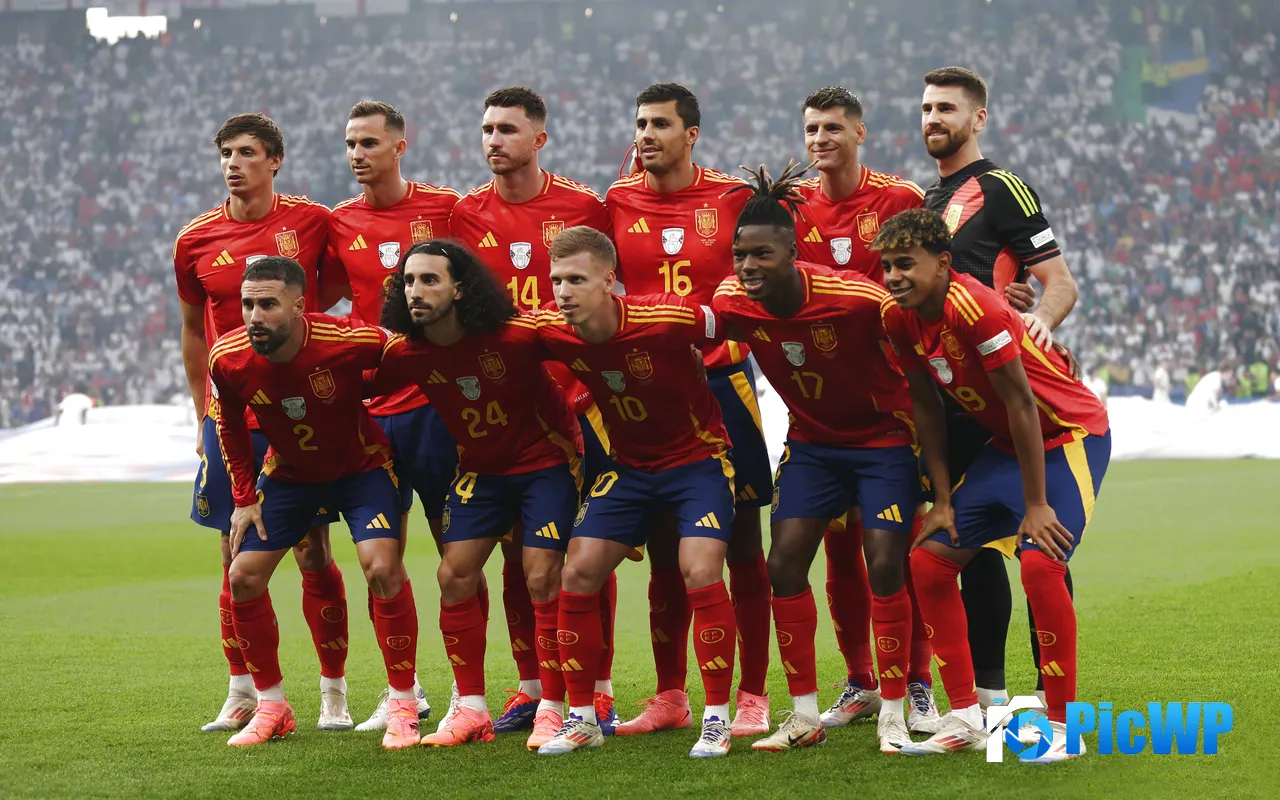 Spain <font color=red>Play</font>ers Group Photo UEFA Euro 2024 Finals 5K PC Wallpaper