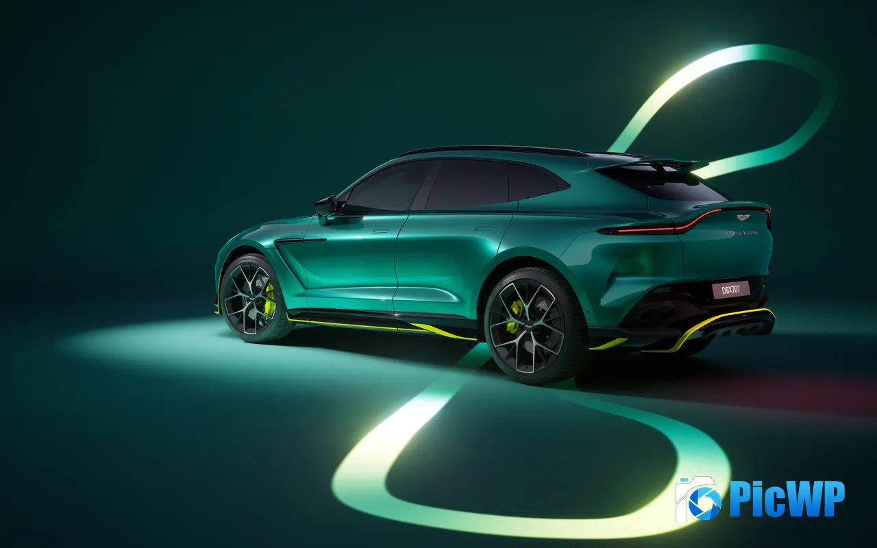Aston Martin DBX 707 Amr24 Edition Dynamic Glare 5K PC Wallpaper