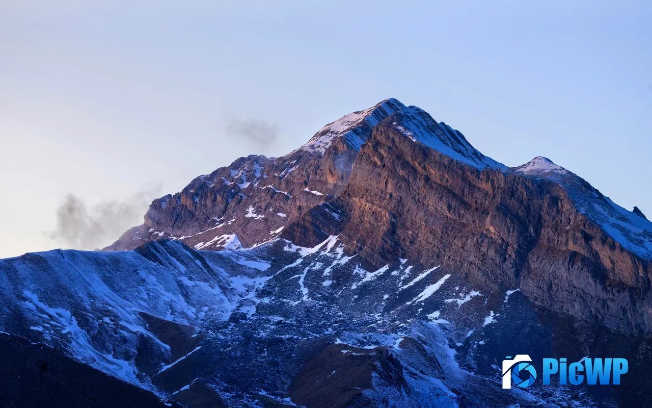 Pyrenees Mountain Peak Dawn Benasque <font color=red>Spa</font>in 5K PC Wallpaper