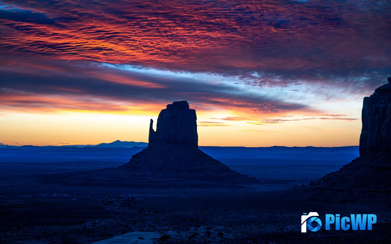 Sunset Dusk Glow Monument Valley AZ USA 5K PC Wallpaper
