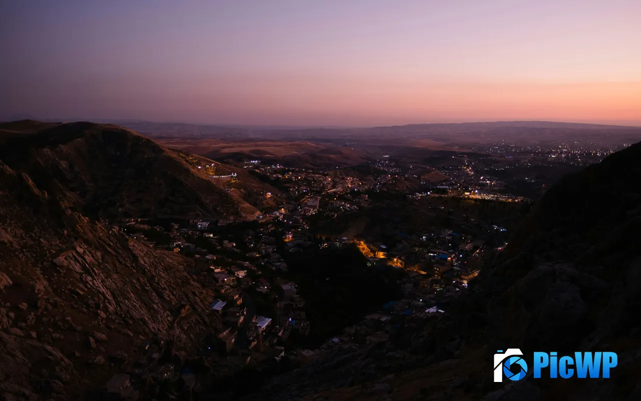 Iraq Overlooking Town of Akre Kurdistan Region 5K PC Wallpaper