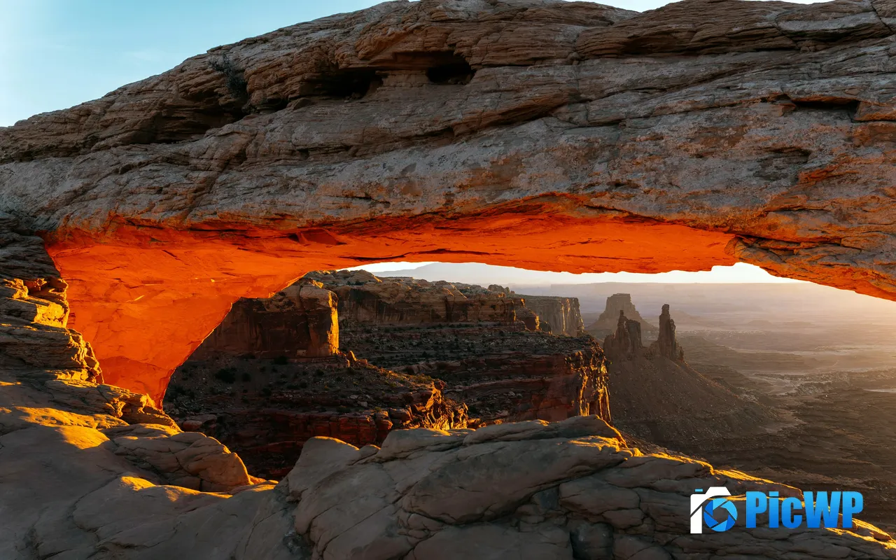 Stone Arch Bridge Sunset Canyonlands National Park Utah USA 5K PC Wallpaper