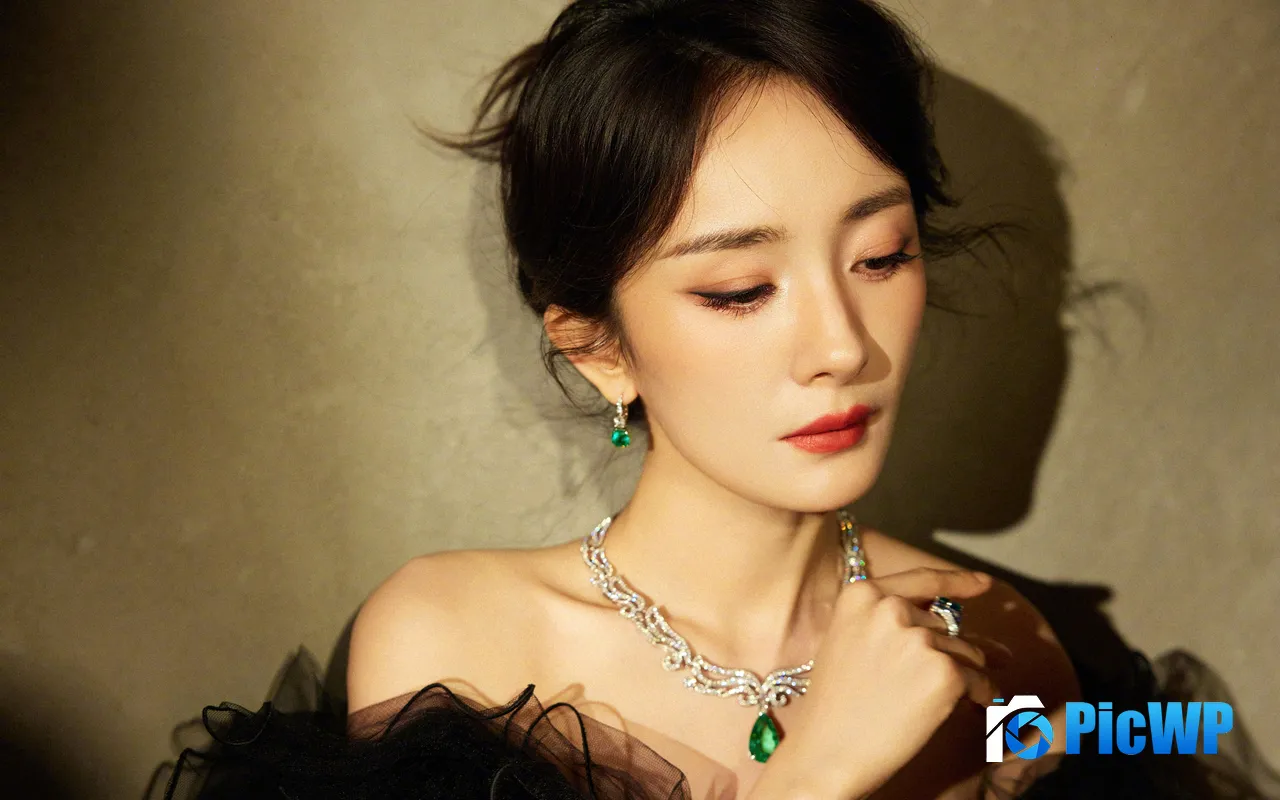Yang Mi 2025 Jewelry Advertisement Celebrity Star Actress 5K PC Wallpaper