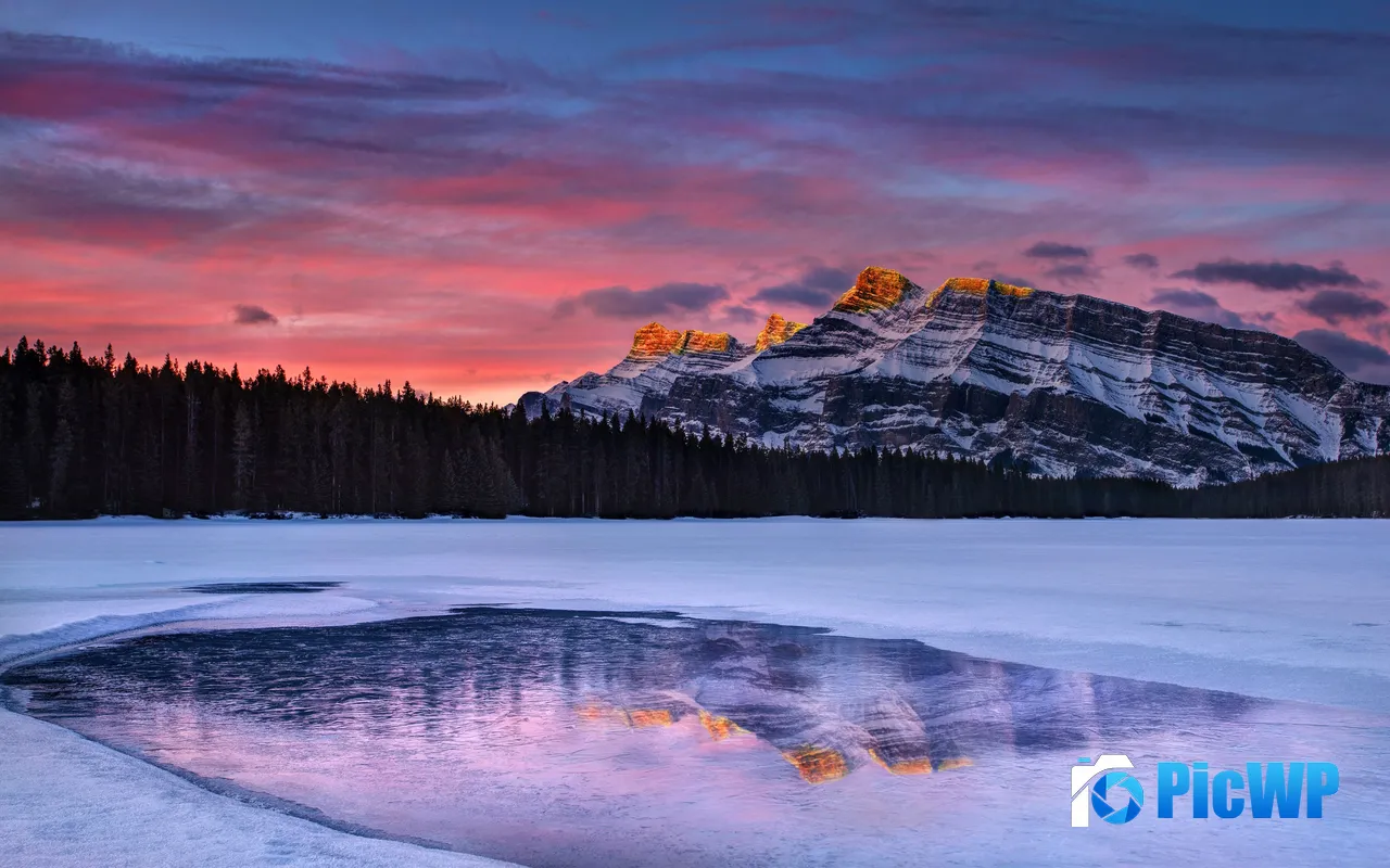 Golden Sunrise Two Jack Lake Alpenglow Mount Rundle Peaks 5K PC Wallpaper
