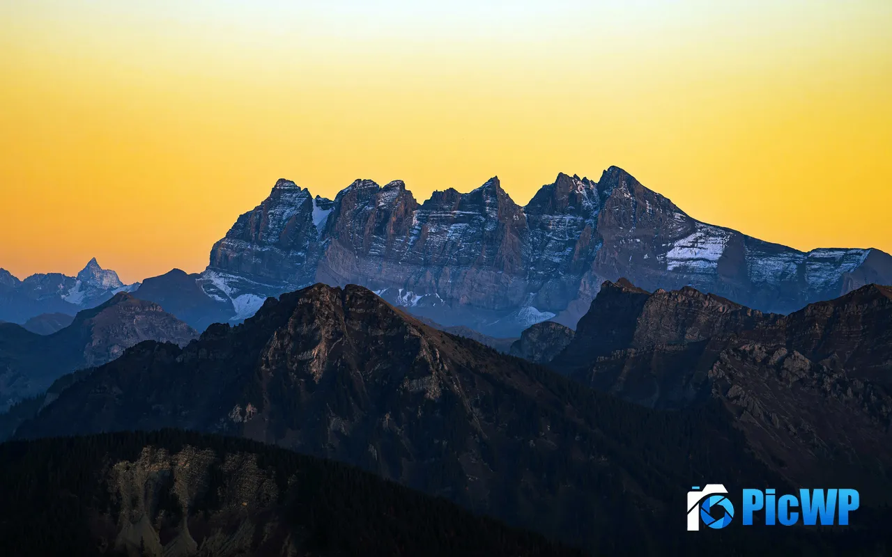 Dawn Snow Peak Mount Eliza Valley Sunrise Switzerland 5K PC Wallpaper
