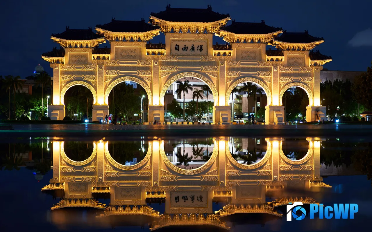 Night Liberty Square Restoration <font color=red>Day</font> Taipei Taiwan 5K PC Wallpaper