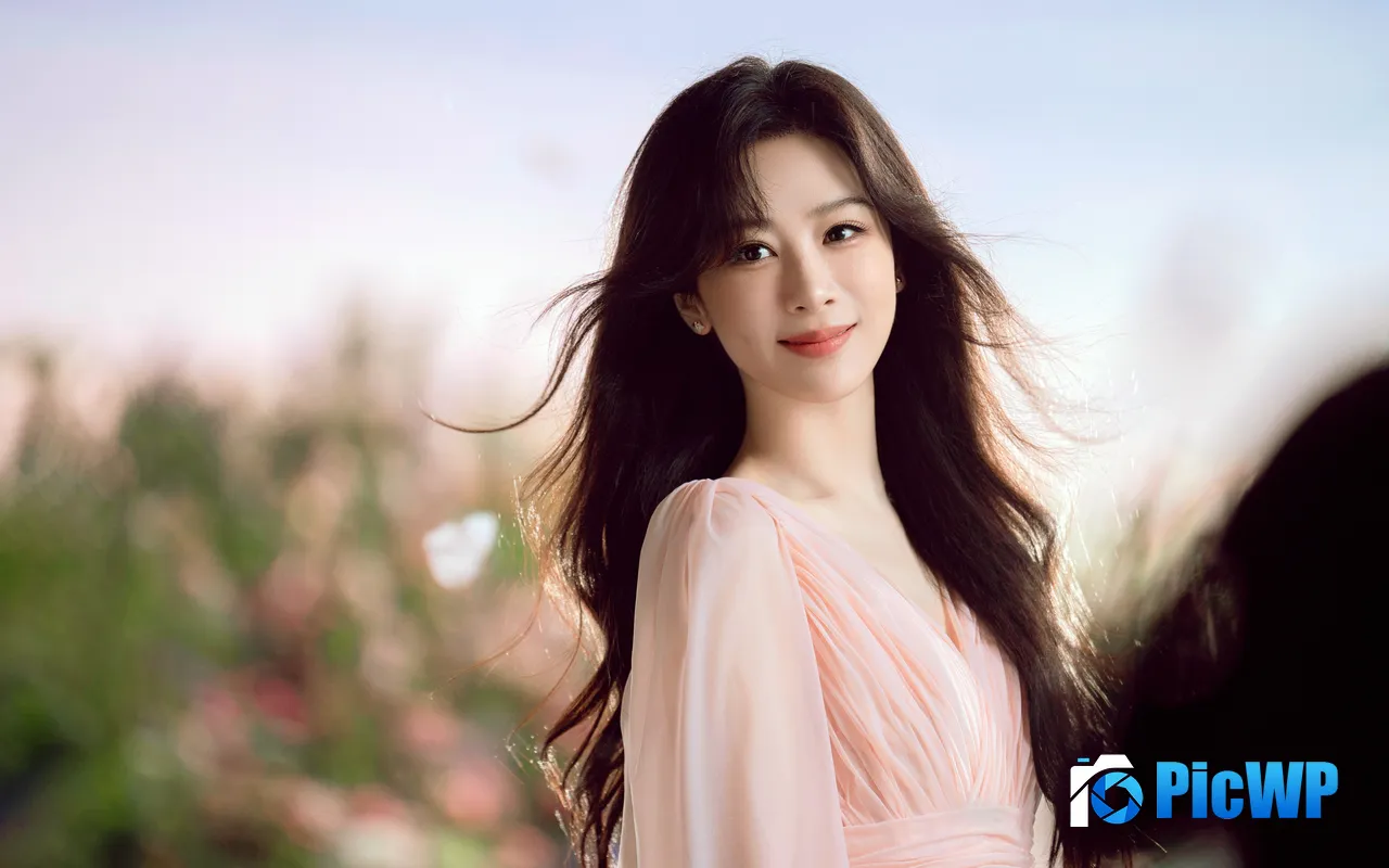 Yang Zi 2025 Fashion AD Beauty Actress Star Photo 5K PC Wallpaper