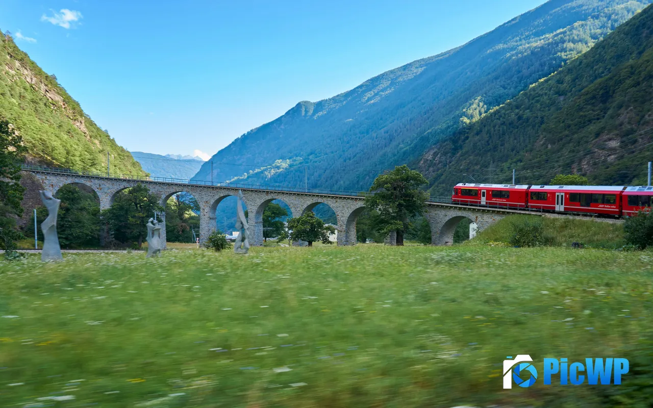 Train Brusio Spiral Viaduct Borgo Brusio Switzerland 5K PC Wallpaper
