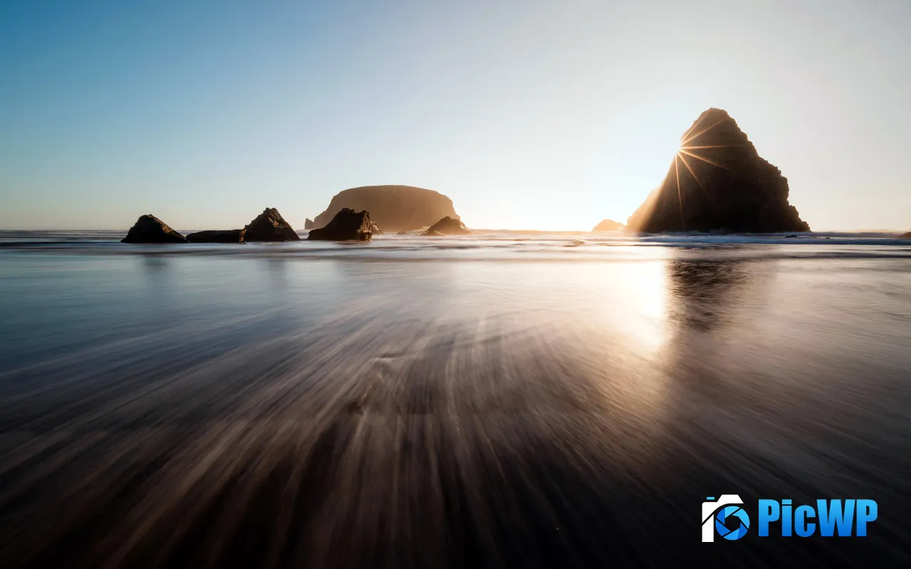 Whaleshead Rock Coast Beach Brookings Oregon USA 5K PC Wallpaper