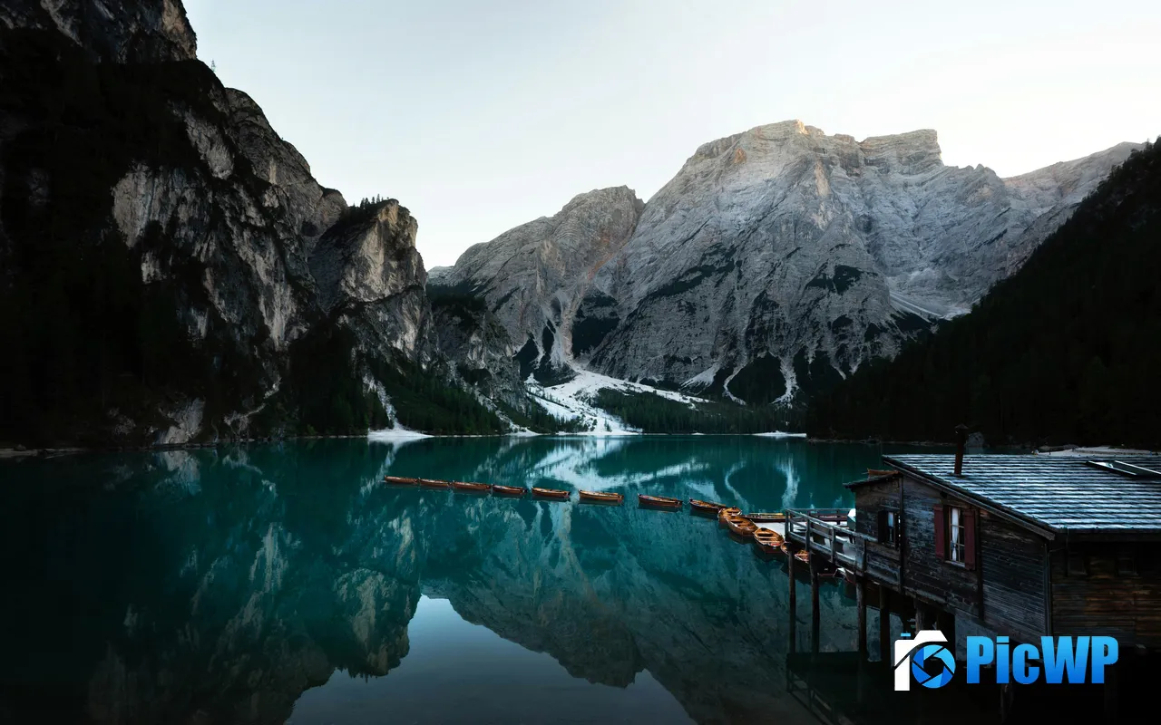 Dawn Morning Lake Braies Braies South Tyrol Italy 5K PC Wallpaper